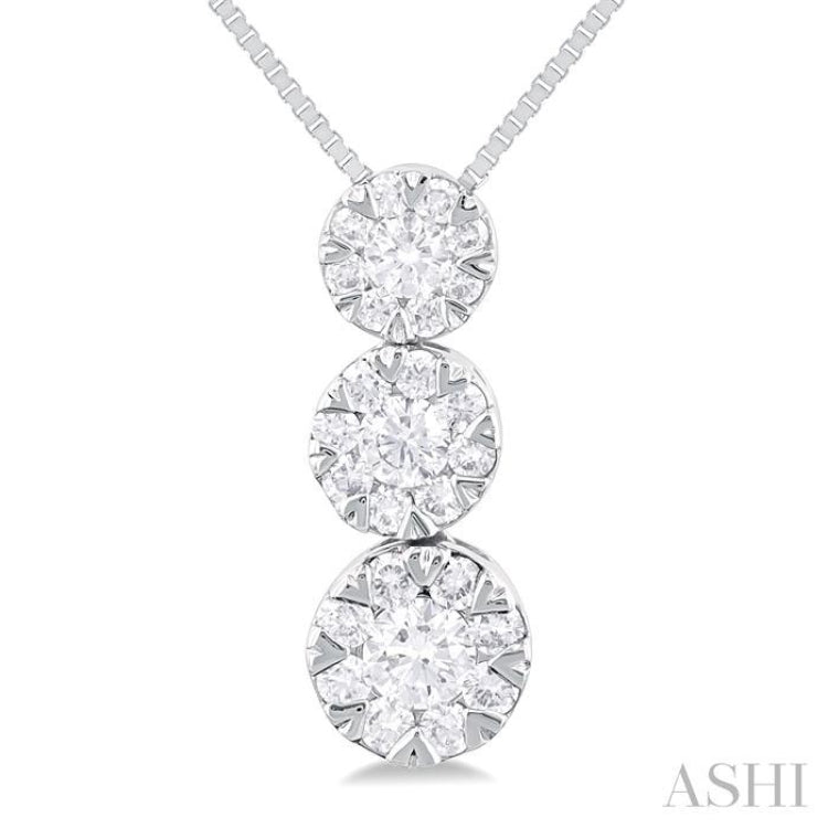 1/4 Ctw Lovebright 3 stone Essential Round Cut Diamond Pendant with Chain in 14K White Gold