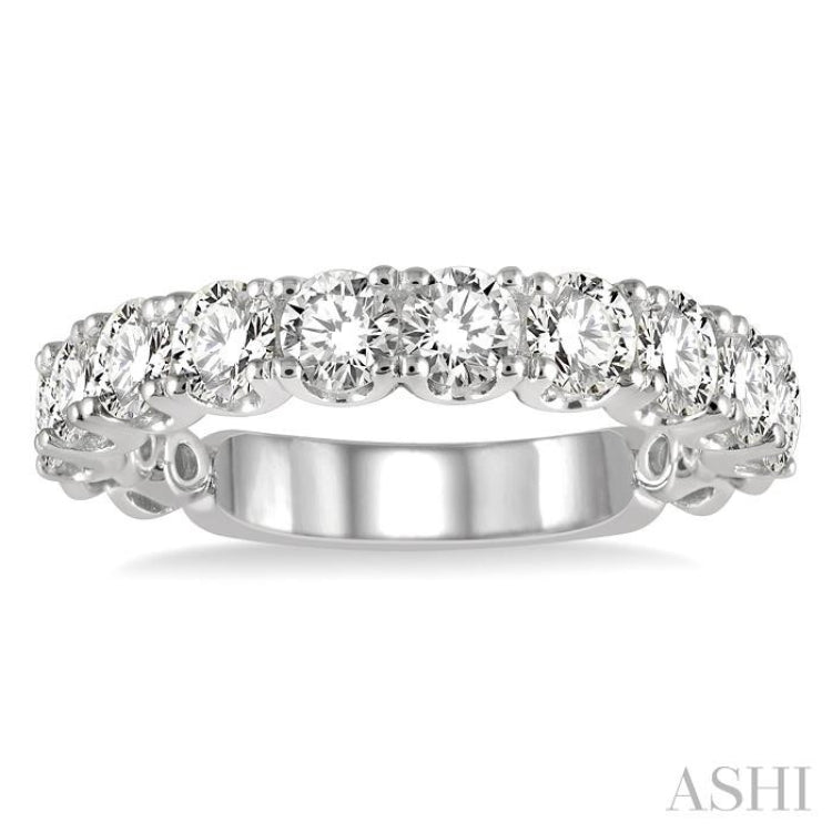 1 1/2 Ctw Lattice Round Cut Diamond Wedding Band in 14K White Gold