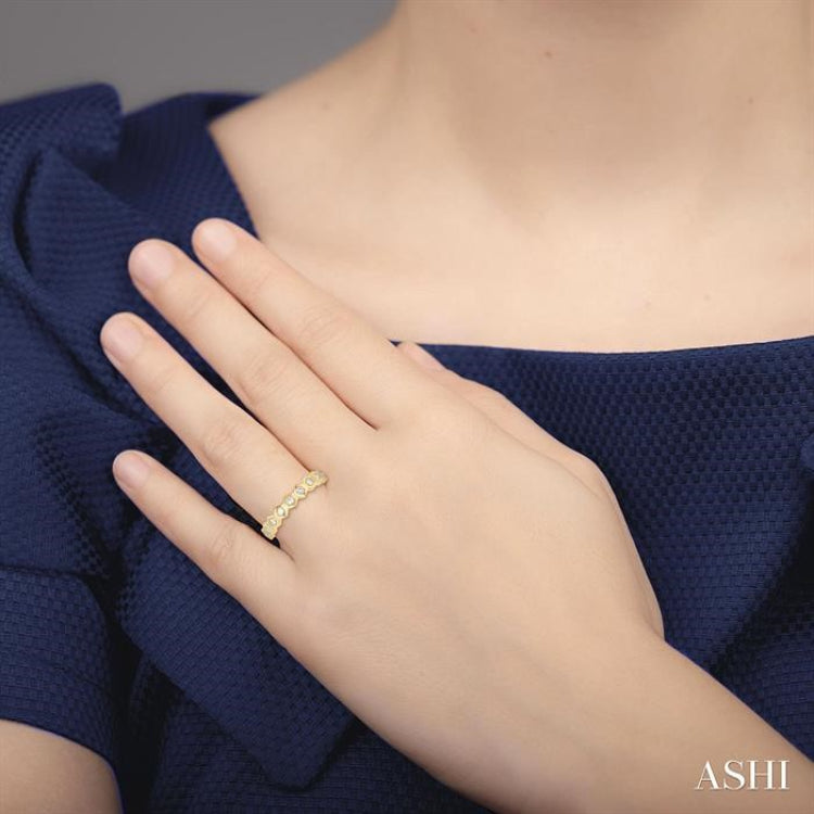 1/5 Ctw Hexagon Shape Link Round Cut Diamond Fashion Ring in 14K Yellow Gold