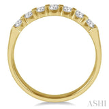 1/2 ctw 7 Stone Round Cut Diamond Wedding Band in 14K Yellow Gold