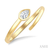 1/6 Ctw Bypass Bezel Set Pear Cut Diamond Open Fashion Ring in 14K Yellow Gold