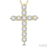 3/4 Ctw Round Cut Diamond Cross Pendant With Chain in 14K Yellow Gold