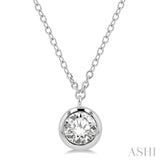 1/2 Ctw Round Cut Diamond Pendant With Chain in 14K White Gold
