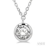 1/2 Ctw Round Cut Diamond Pendant With Chain in 14K White Gold